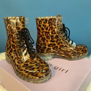 NWT ADORABLE Madden Girl Leopard Rain Boots Combat